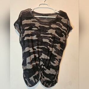 💜🩵Lucky Brand Shirt Womens Size L Dark Camo Short Sleeve🩷💚